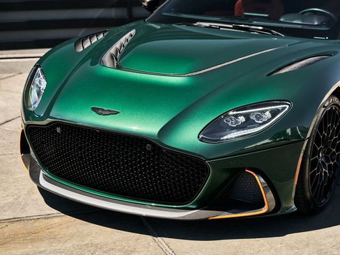 Used 2023 Aston Martin DBS Coupe RWD image 6