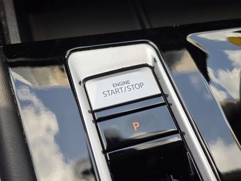 Used 2024 Volkswagen Atlas SE FWD image 43