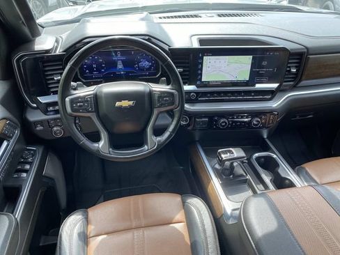 Used 2024 Chevrolet Silverado 1500 High Country w/ High Country Premium Package AWD/4WD image 9