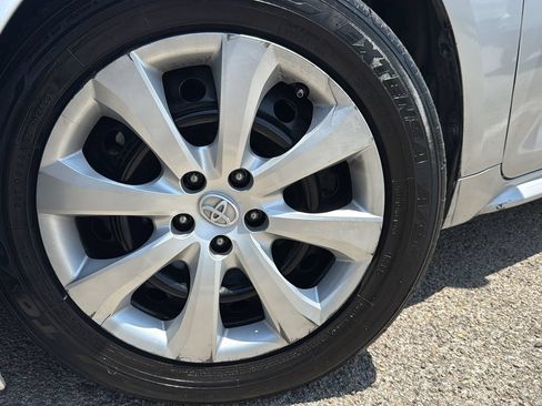 Used 2020 Toyota Corolla LE FWD image 28
