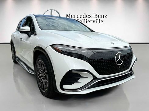 Used 2023 Mercedes-Benz EQS 580 4MATIC SUV w/ Exclusive Trim Package image 3