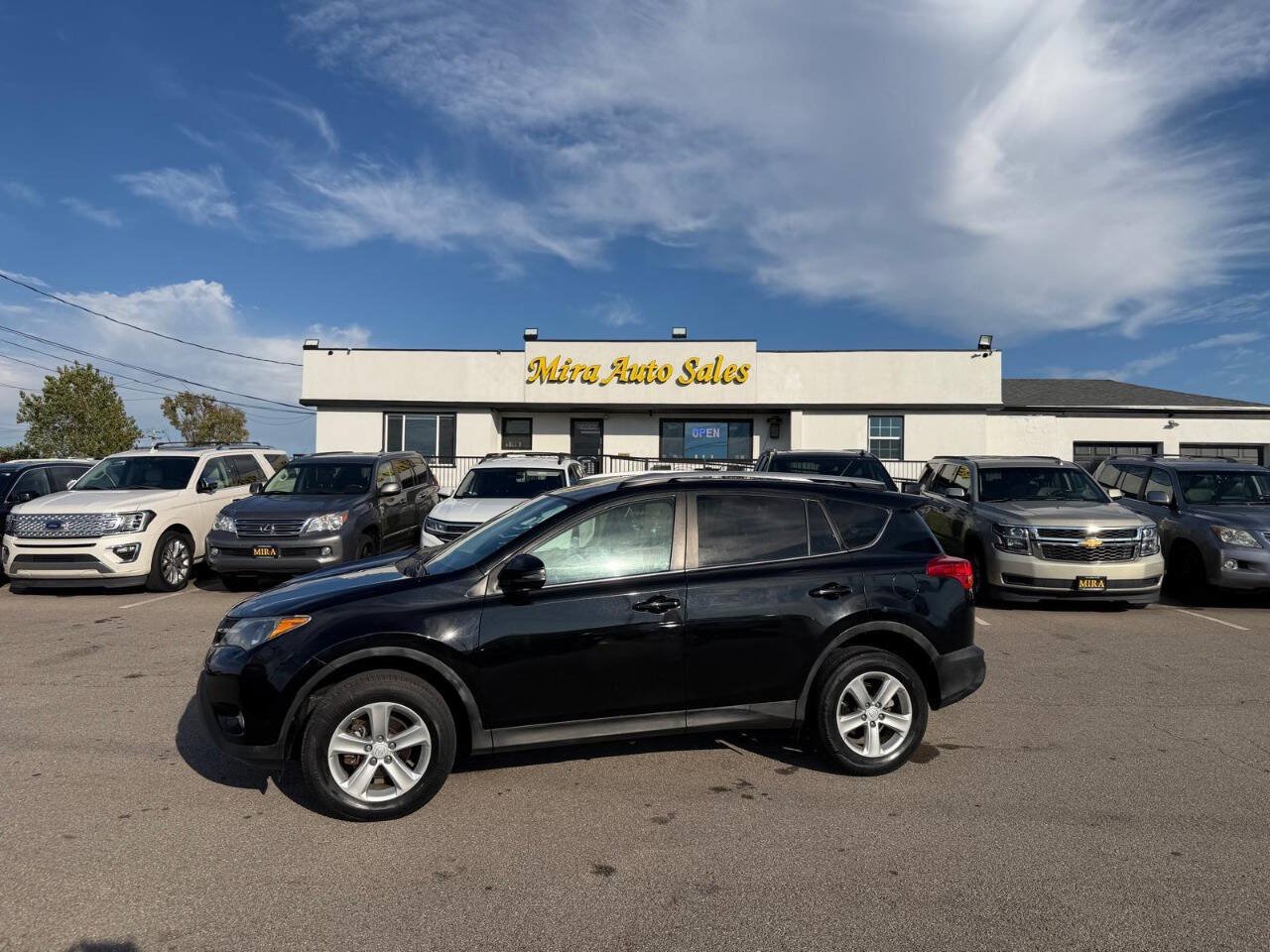 Used 2013 Toyota RAV4 XLE FWD image 1