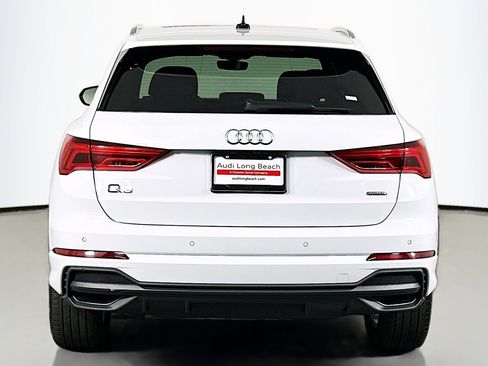 Used 2023 Audi Q3 2.0T Premium w/ Convenience Package image 3