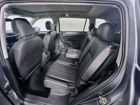 Used 2023 Volkswagen Tiguan SE w/ Panoramic Sunroof Package FWD image 29