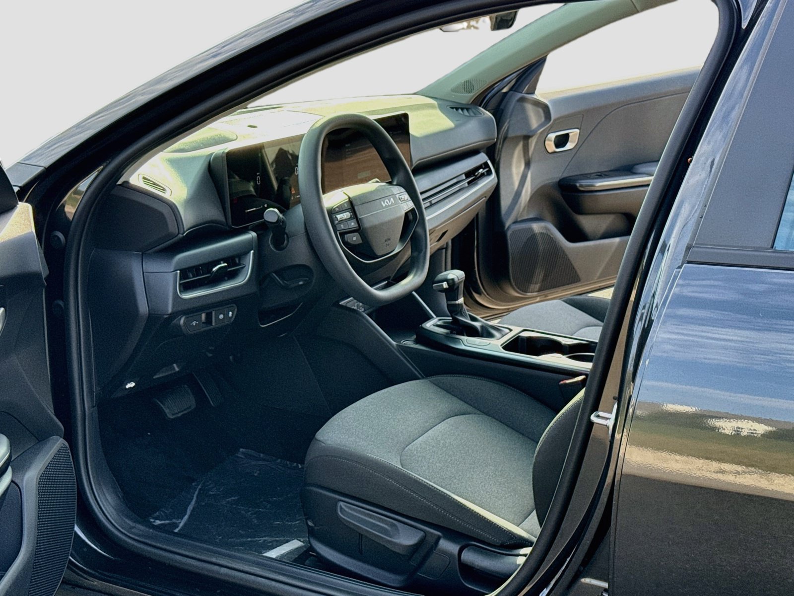 New 2027 Kia K4 FWD image 4