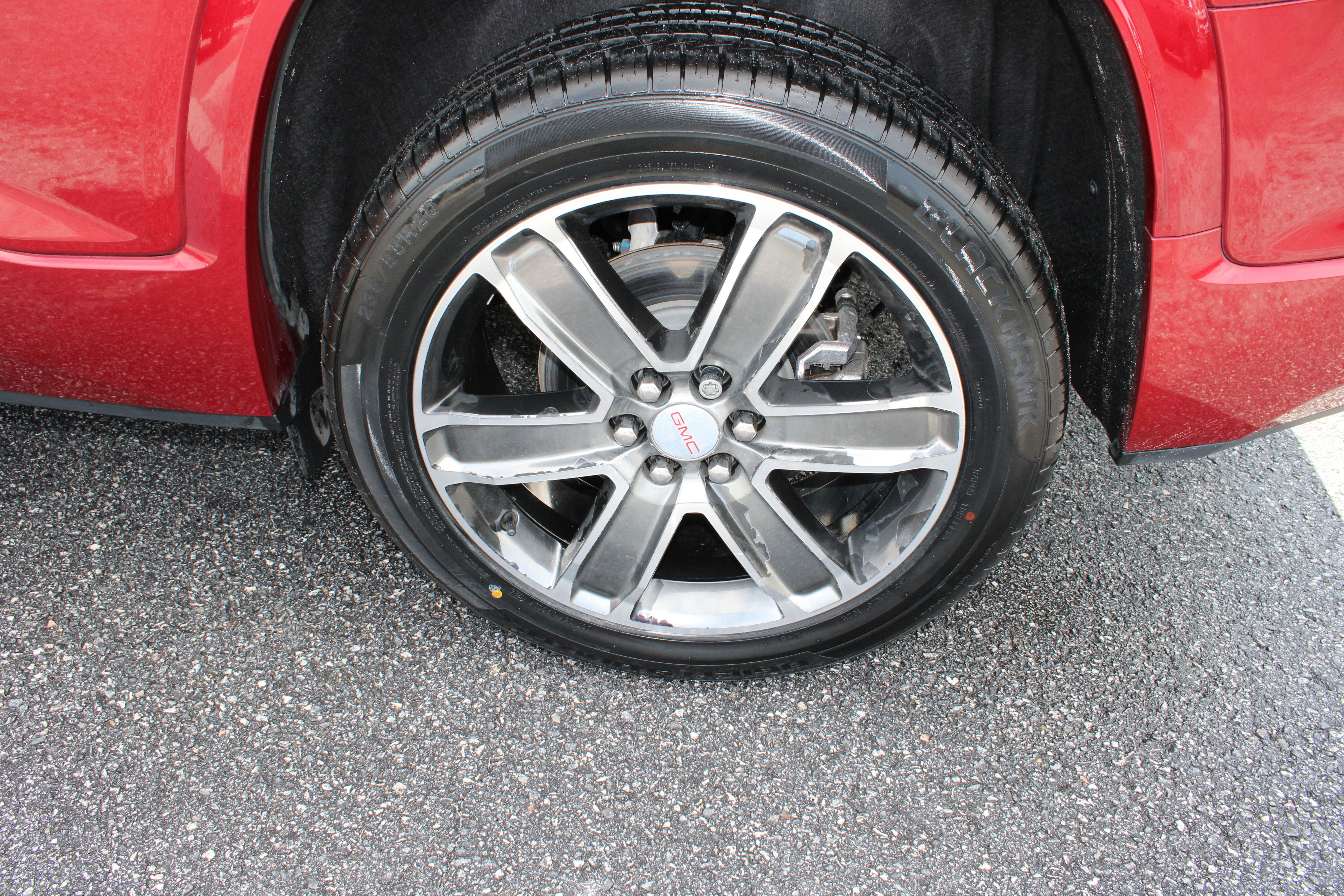 Used 2019 GMC Acadia Denali w/ Technology Package FWD image 11