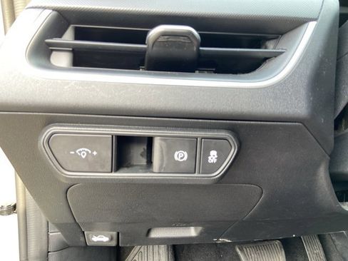 Used 2025 Kia K4 LXS image 45