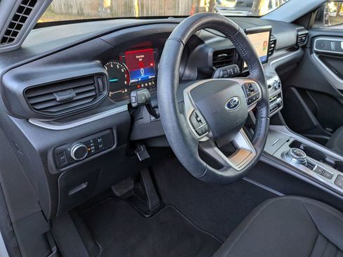 Used 2021 Ford Explorer XLT image 15