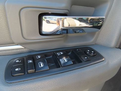 Used 2016 RAM 3500 SLT AWD/4WD image 14