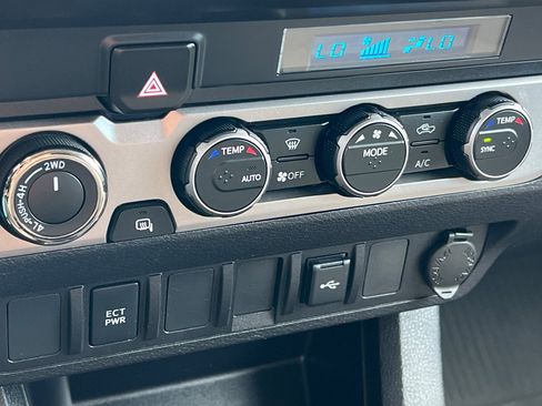 Used 2022 Toyota Tacoma SR image 25