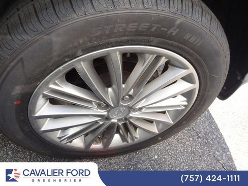 Used 2018 Hyundai Kona SEL w/ SEL Tech Package 02 FWD image 11