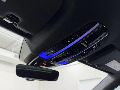 Used 2019 Porsche Cayenne AWD/4WD image 22
