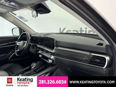 Used 2025 Kia Telluride S FWD image 21