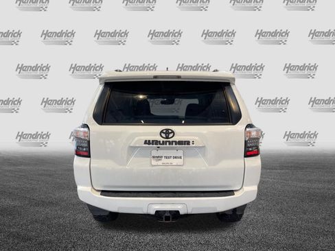 Used 2021 Toyota 4Runner SR5 AWD/4WD image 9