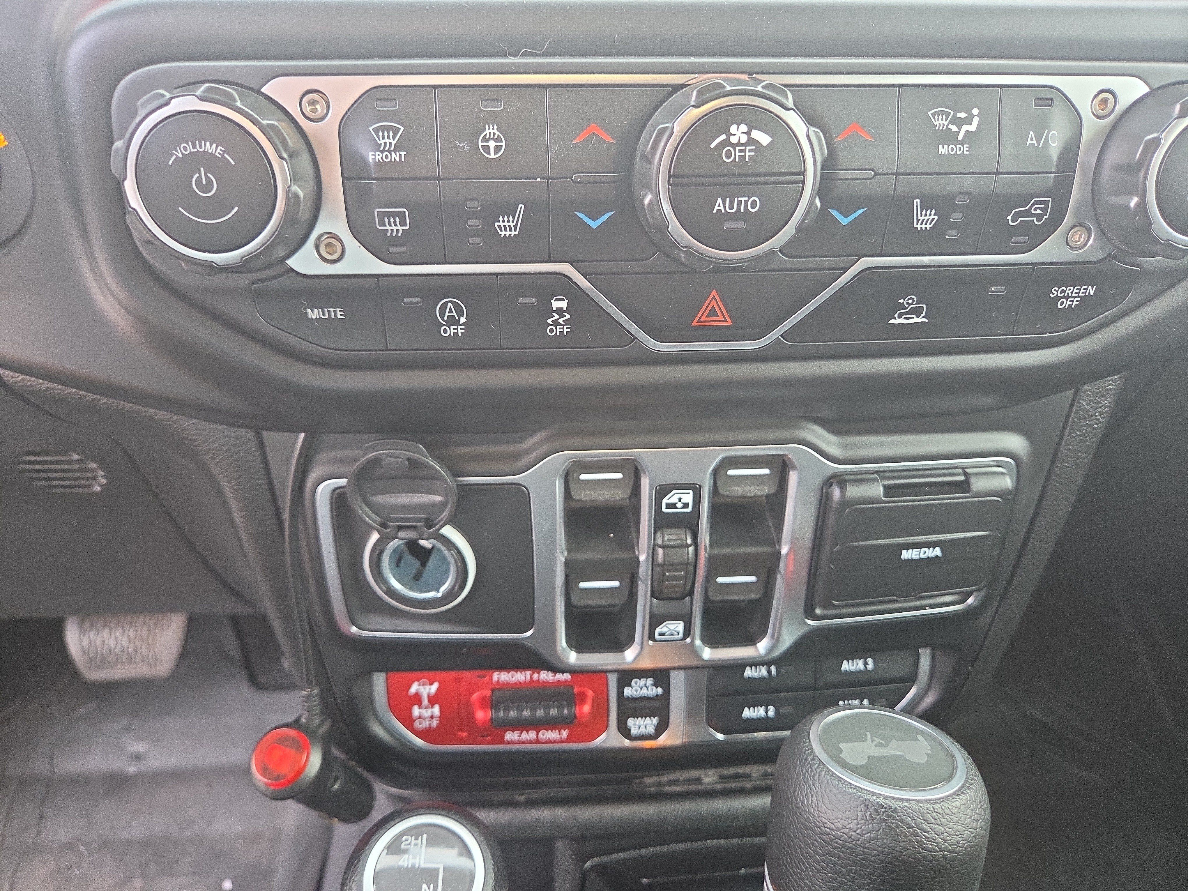 Used 2021 Jeep Wrangler Unlimited Rubicon w/ LED Lighting Group AWD/4WD image 7