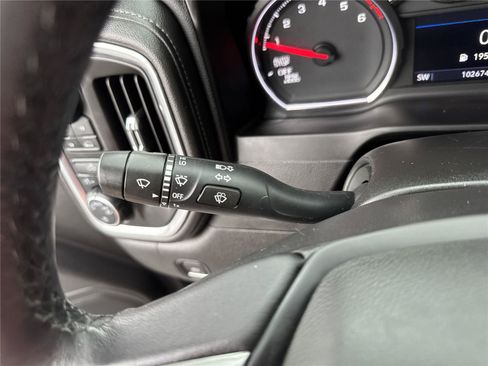 Used 2022 Chevrolet Silverado 1500 LT AWD/4WD image 20