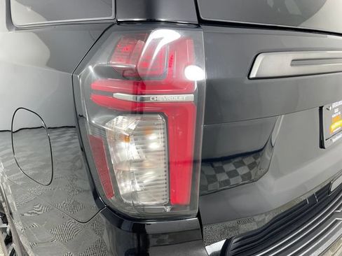 Certified 2022 Chevrolet Tahoe Z71 w/ Luxury Package AWD/4WD image 19