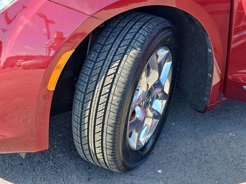 Used 2020 Chrysler Pacifica Limited image 37