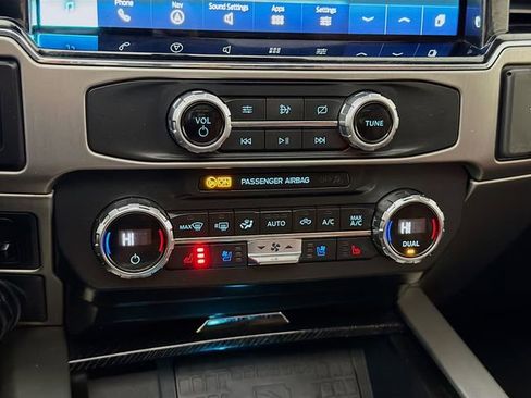 Used 2022 Ford F350 Platinum w/ FX4 Off-Road Package image 18