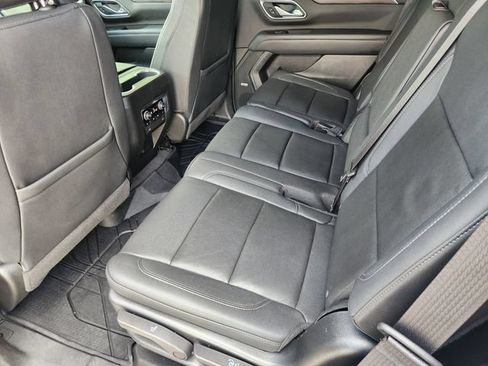Used 2022 Chevrolet Tahoe Z71 w/ Luxury Package AWD/4WD image 31