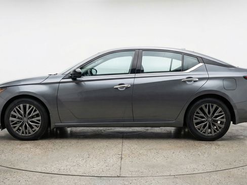 Used 2025 Nissan Altima 2.5 SV image 5