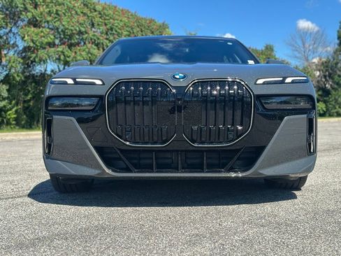 New 2026 BMW 750e xDrive AWD/4WD image 2