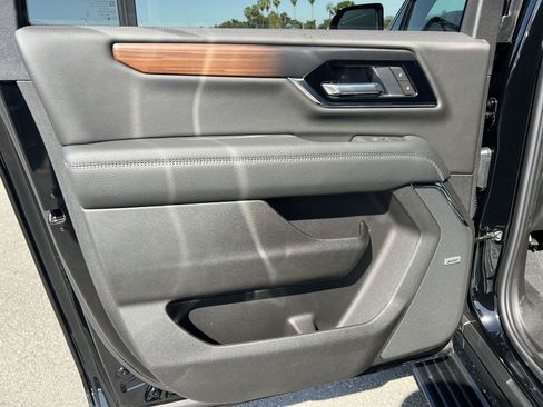 New 2026 GMC Yukon XL Denali w/ Sun & Power Step Package AWD/4WD image 27