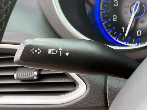Certified 2023 Chrysler Pacifica Touring-L FWD image 23