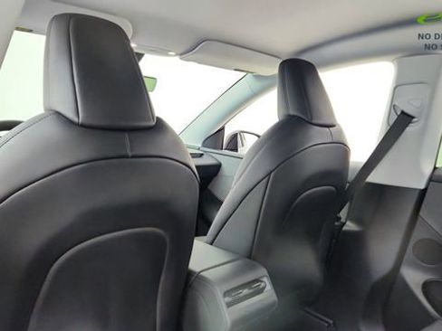 Used 2026 Tesla Model Y 2WD image 28