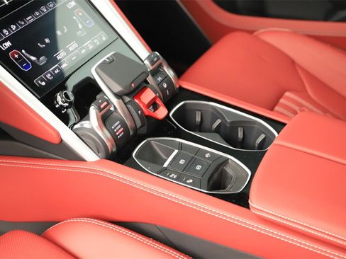 Used 2024 Lamborghini Urus S image 17