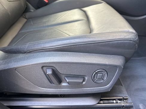 Used 2025 Audi Q3 2.0T Premium AWD/4WD image 22