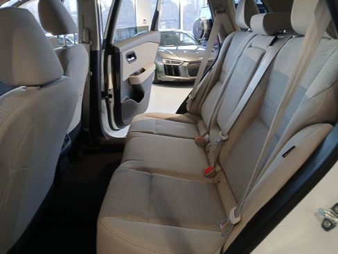 Used 2023 Nissan Rogue SV image 24