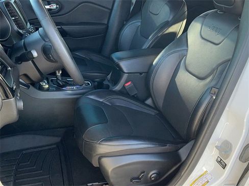 Used 2023 Jeep Cherokee Altitude Lux image 13