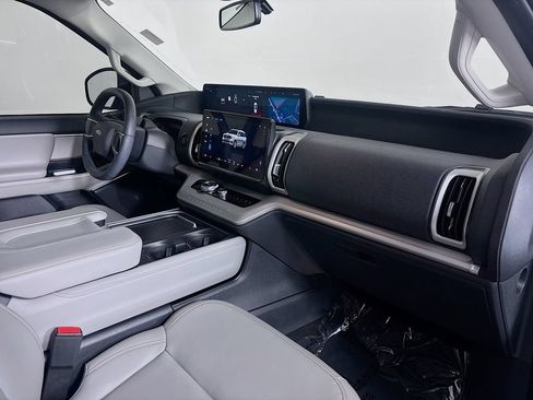 Used 2025 Ford Expedition Active RWD image 31