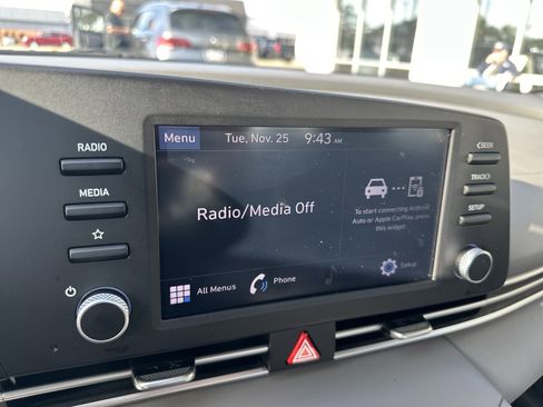 Used 2023 Hyundai Elantra SEL image 17