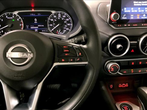 Used 2024 Nissan Sentra SV image 23