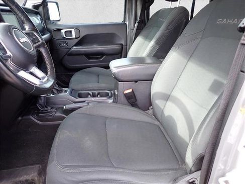 Used 2019 Jeep Wrangler Unlimited Sahara image 11