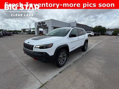 Used 2022 Jeep Cherokee Trailhawk w/ Comfort/Convenience Group image 1
