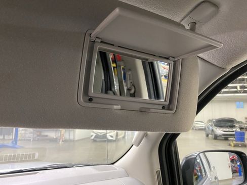 Used 2020 Nissan Frontier SV image 40