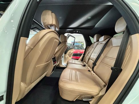 Used 2019 Porsche Cayenne S image 16