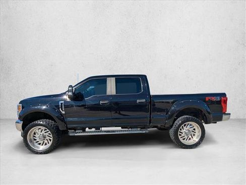 Used 2019 Ford F250 XL w/ STX Appearance Package image 8