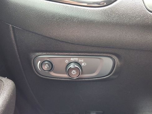 Used 2022 Chevrolet Equinox RS w/ RS Leather Package FWD image 24