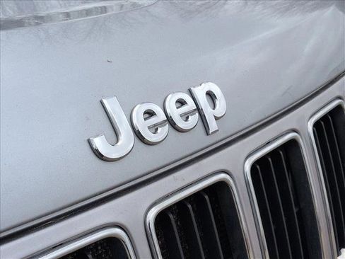 Used 2016 Jeep Grand Cherokee Laredo w/ Quick Order Package 23E image 4