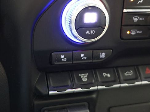 Used 2023 GMC Sierra 2500 AT4 w/ AT4 Preferred Package image 8