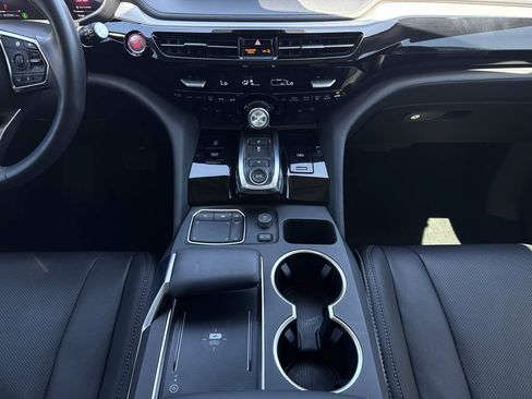 Used 2024 Acura MDX SH-AWD w/ Technology Package image 19