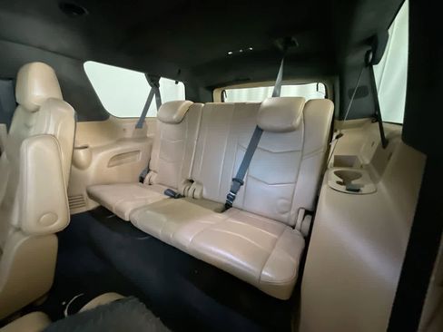 Used 2020 Cadillac Escalade ESV Platinum image 24