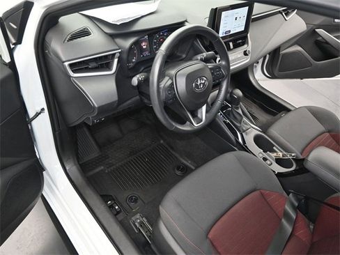 Used 2024 Toyota Corolla SE image 6
