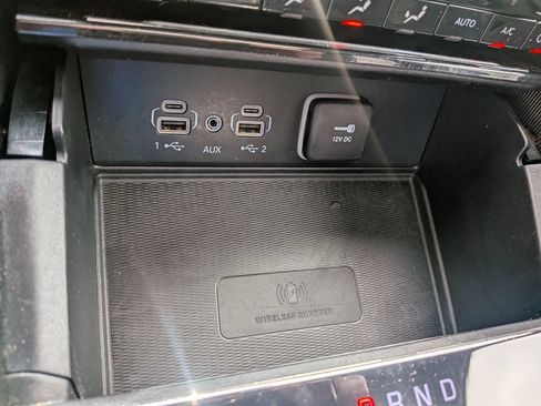 Used 2025 Jeep Grand Cherokee Laredo X w/ Luxury Tech Group I AWD/4WD image 17