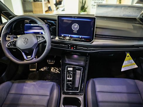 New 2026 Volkswagen Golf image 18