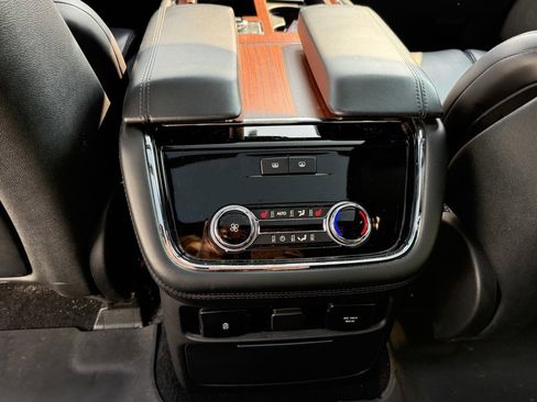 Used 2020 Lincoln Navigator Reserve w/ Luxury Package image 17